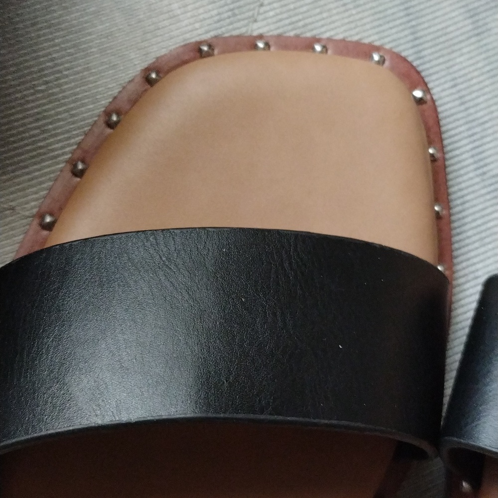 Black silver studded NWT CUSHIONAIRE memory foam sandals - Picture 2 of 4